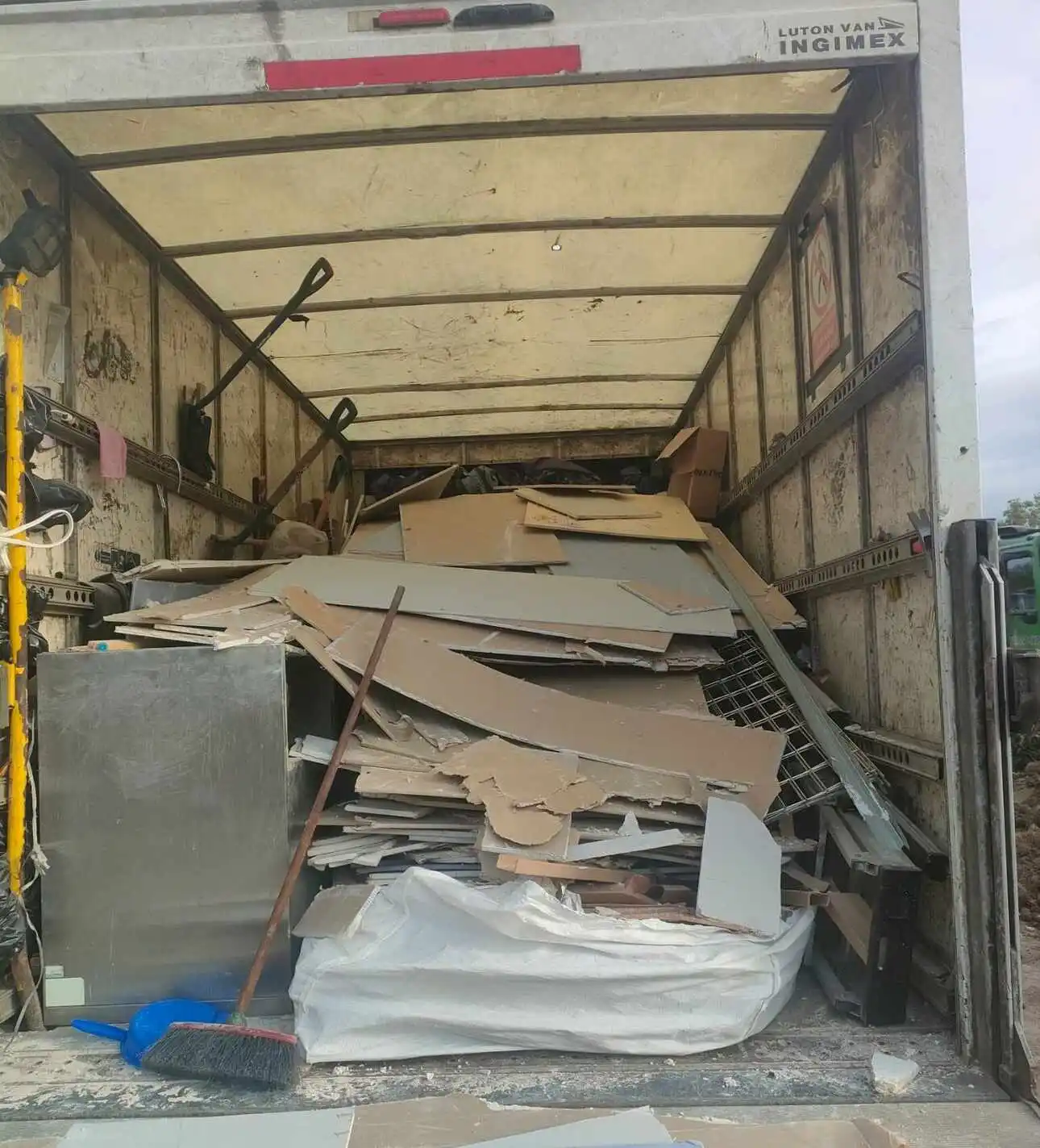 Phillips Waste Management - Trade Tipping - Phillips Waste Management Phillips Waste Management - Trade Tipping